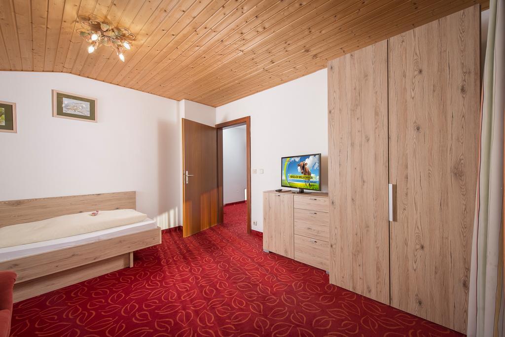 Familienhotel Central Sankt Johann in Tirol Room photo